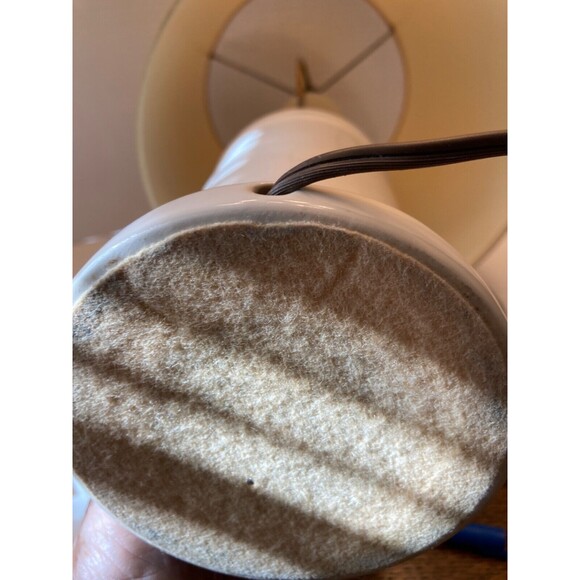 Vintage 1970's Blue Floral Lamp complete with shade excellent Country Cabin - Picture 8 of 8